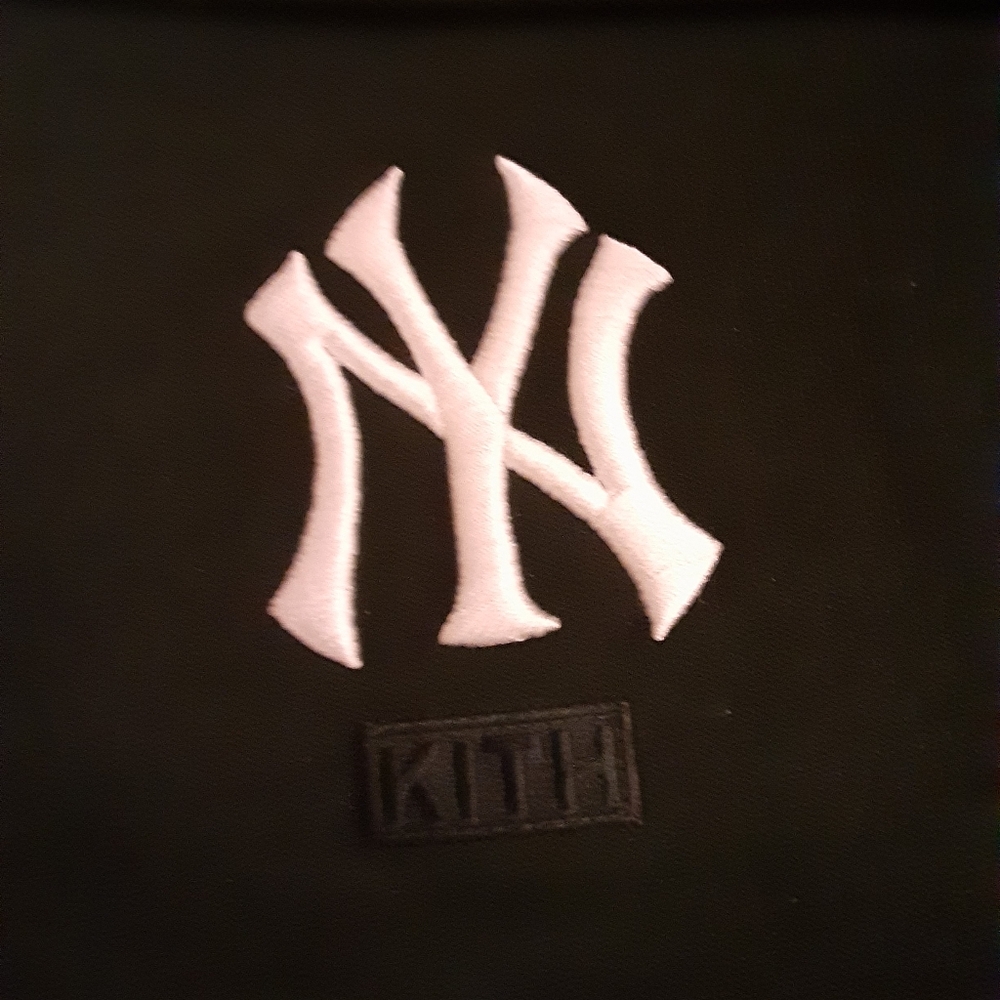 MEN'S KITH NEW YORK YANKEES HOODIE - Picture 5 of 10